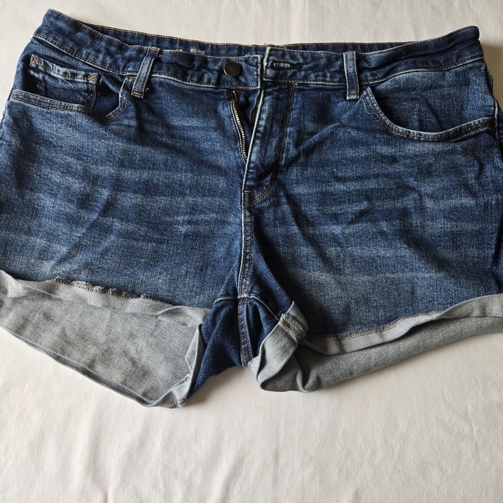 Classic Blue Denim Cuffed Women’s Shorts